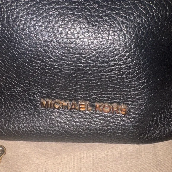 Michael Kors Black Shoulder Bag with Gold Chain - Picture 2 of 16